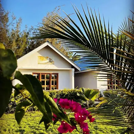 Uroa Getaway Bed & Breakfast